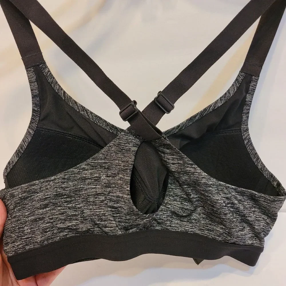 Victoria's Secret Victoria Sport Size 32B Grey & Black‎ Incredible Sports Bra